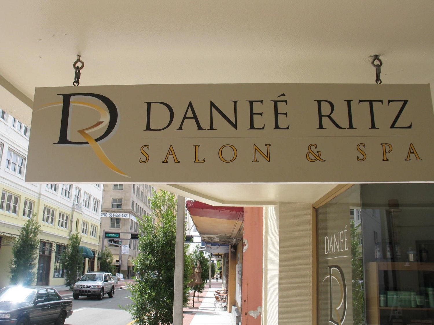 Daneé Ritz · salon signage